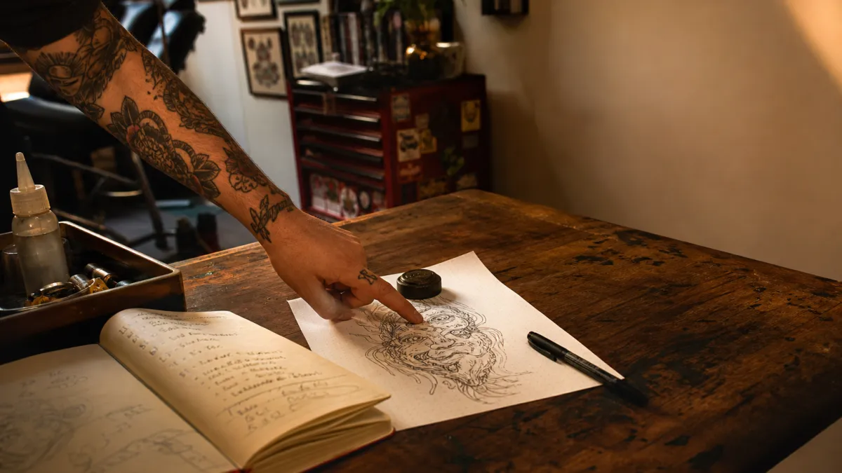Estimer le prix d'un tatouage : budget et tarifs en 2026